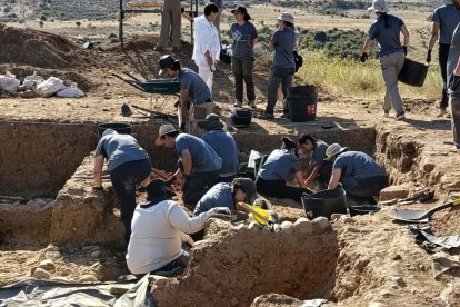 Excavaciones en el yacimiento de Castro de los Judíos.