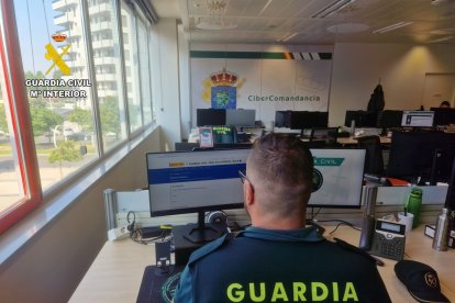 Agentes de la Guardia Civil en una imagen de archivo.