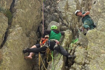 Un momento del rescate del montañero.