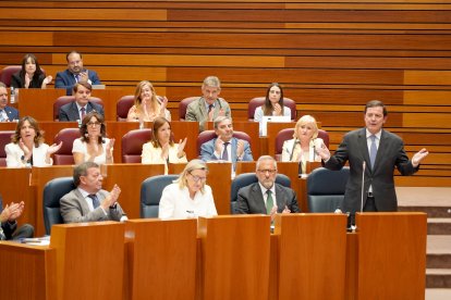 Intervención de Alfonso Fernández Mañueco durante el pleno de las Cortes