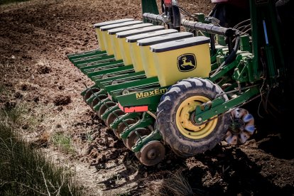 Cada hectárea le supondrá al agricultor 9 euros más en gasóleo que en 2025.