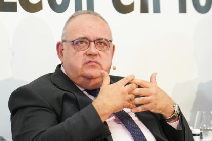 El consejero de Sanidad y Bienestar Social, Alejandro Vázquez, durante su intervención en Somos CyL