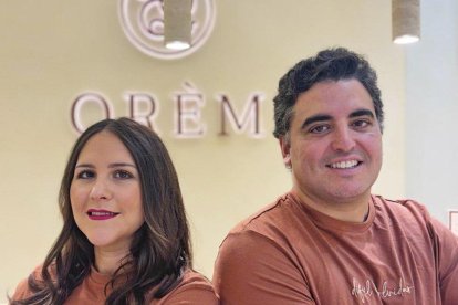 Ruth Álvarez y José Ignacio Colinas, en su local del centro de Valladolid.