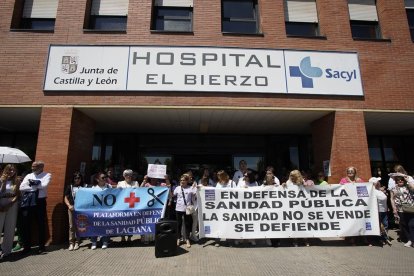 Concentración por la sanidad pública en Ponferrada