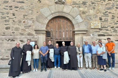 Primera fase del estudio del sepulcro y las reliquias de Santa Teresa de Jesús, en Alba de Tormes (Salamanca).