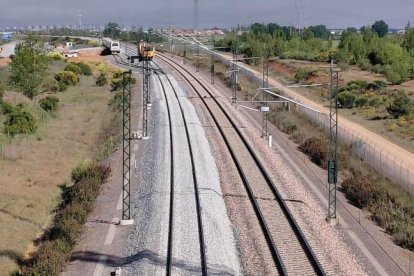 Línea de alta velocidad a León