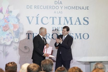 El presidente de la Junta de Castilla y León, Alfonso Fernández Mañueco, participa en los actos conmemorativos del Día de Recuerdo y Homenaje a las Víctimas del Terrorismo de Castilla y León.