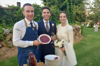 Celebración de boda con servicios de corte de ‘Cecina de León’.