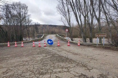 Corte de la circulación del Puente Romano de Quintanilla del Puente