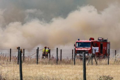 Incendio en Navatejera (León)