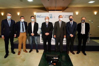 Alberto Alonso (director Feria de Valladolid), Pablo R. Lago (director de El Mundo CyL), Luis Tudanca (secretario general PSOE CyL), Enrique Cabero (presidente Consejo Económico y Social CyL), Luis Fuentes (presidente Cortes de Castilla y León), Germán Barrios (presidente CES CyL  2013-2019), Pablo Antonio Muñoz (presidente CES CyL 1995-2000). FOTOGRAFÍAS J. M. LOSTAU