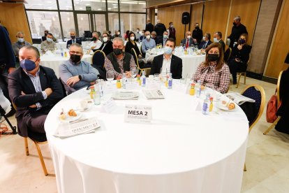 Donaciano Dujo (prresidente Asaja CyL), Lorenzo Rivera (coordinador COAG CyL), Aurelio González (secretario general UPA CyL), Luis Tudanca (secretario general del PSOE de Castilla y León), Marta Sanz (secretaria tercera de la Mesa de las Cortes de Castilla y León).