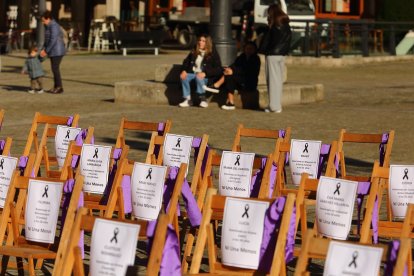 Acto de reivindicación del Día Internacional de la Eliminación de la Violencia hacia las Mujeres en Ponferrada. - ICAL