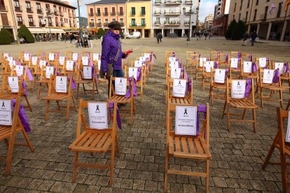 Acto de reivindicación del Día Internacional de la Eliminación de la Violencia hacia las Mujeres en Ponferrada. - ICAL