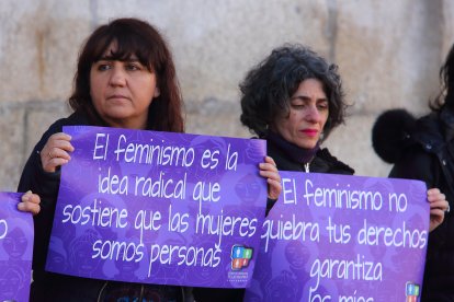 Acto de reivindicación del Día Internacional de la Eliminación de la Violencia hacia las Mujeres en Ponferrada. - ICAL