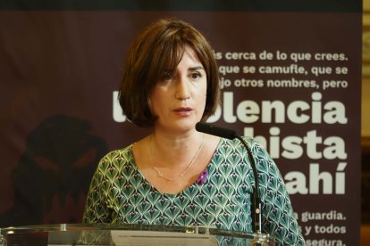 El alcalde Óscar Puente preside el Acto Institucional con motivo del Día Internacional de la Eliminación de la Violencia contra las Mujeres con la concejala de Educación, Infancia, Juventud e Igualdad, María Victoria Soto. En la imagen la concejala de Medio Ambiente y Desarrollo Sostenible, María Sánchez. - ICAL