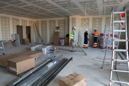 La empresa agroalimentaria Cascajares, que sufriera un incendio que destruyó por completo la fábrica, está construyendo una nueva factoría mas grande junto a la anterior. -ICAL