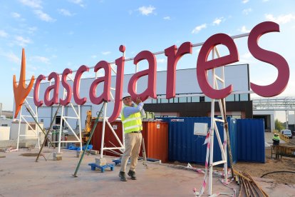 La empresa agroalimentaria Cascajares, que sufriera un incendio que destruyó por completo la fábrica, está construyendo una nueva factoría mas grande junto a la anterior. -ICAL