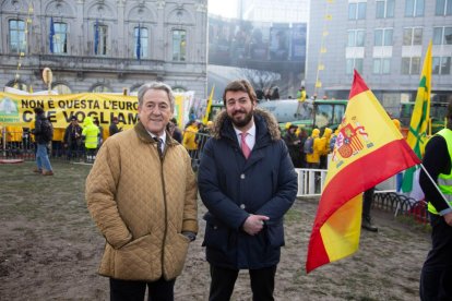García-Gallardo asiste a la manifestación de los agricultores en Bruselas.- ICAL