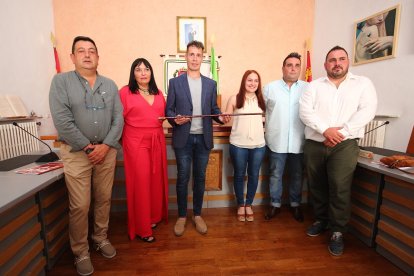 Pleno de Constitución del Ayuntamiento de Villablino (León), en el que ha sido elegido como alcalde el socialista Mario Rivas.- ICAL