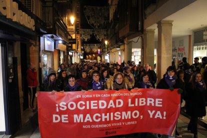 Marcha silenciosa contra la violencia de género en Soria. - ICAL