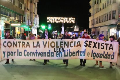 Manifestación del 25-N en León. - ICAL