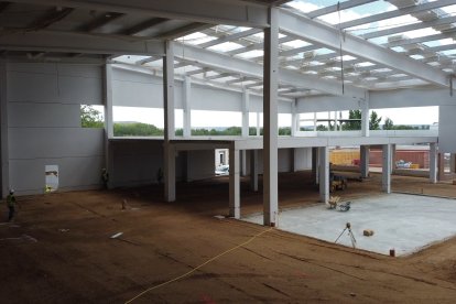 Obras en la nueva fábrica de Cascajares en Dueñas, Palencia. E.M.