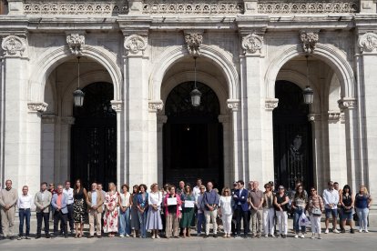 El Ayuntamiento de Valladolid guarda un minuto de silencio en repulsa al asesinato de una mujer en Béjar (Salamanca).- ICAL