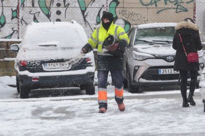 Las nevadas cubren la ciudad de León.- ICAL