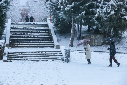 Las nevadas cubren la ciudad de León.- ICAL
