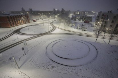 Las nevadas cubren la ciudad de León.- ICAL