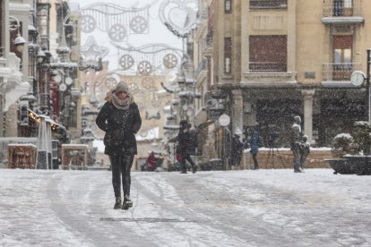 Las nevadas cubren la ciudad de León.- ICAL