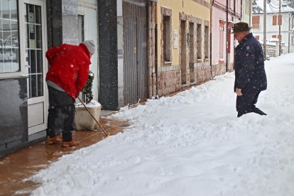 La nevadas cubres municipios de la montaña central leonesa.- ICAL