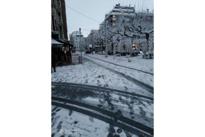 Las nevadas cubren la capital leonesa.- E. M.