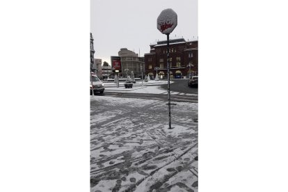 Las nevadas cubren la capital leonesa.- E. M.