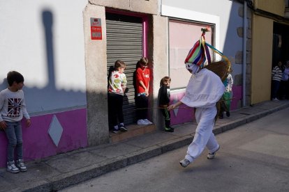 Celebración de los Zarramaches de Casavieja en Ávila. -ICAL.