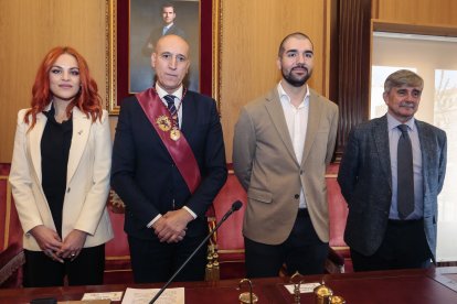 Los astronautas, Sara García y Pablo Álvarez, fueron recibidos en el Ayuntamiento de León. ICAL