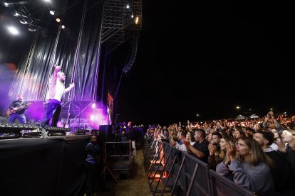 Celebración del festival Músicos en la Naturaleza 2023. Un momento de la actuación de La Habitación Roja. -ICAL