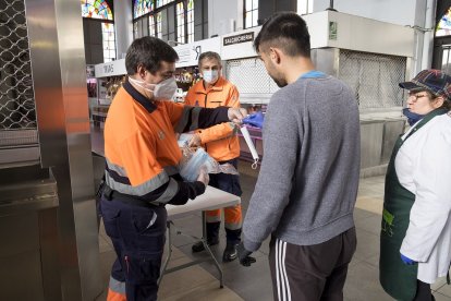 Reparto de mascarillas en Castilla y León por el coronavirus.- ICAL