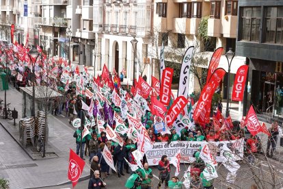 UGT, CCOO y CSIF salen a las calles por las 35 horas.- ICAL
