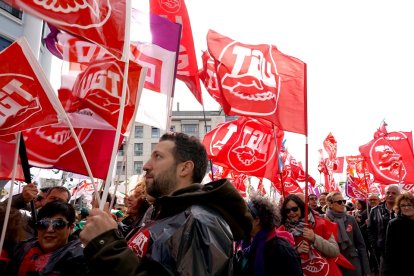 UGT, CCOO y CSIF salen a las calles por las 35 horas.- ICAL