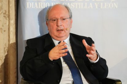 Enrique Cabero, presidente del CES en Castilla y León durante el Club de Prensa de El Mundo: Corredor Atlántico: Un proyecto común. / LOSTAU