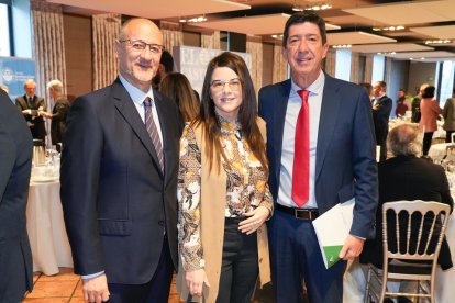 Luis Fuentes, Gema Gómez y Juan Marín antes del Club de Prensa de El Mundo: Corredor Atlántico: Un proyecto común. / LOSTAU