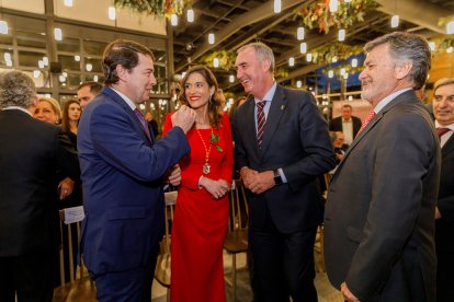 El presidente de la Junta de Castilla y León, Alfonso Fernández Mañueco, participa en el acto conmemorativo del 120 aniversario de la Cámara de Comercio de Segovia, en el que se entregan los premios 'Sello Real de Paños 2023'. ICAL