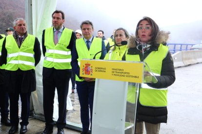El ministro de Transportes y Movilidad Sostenible, Óscar Puente, supervisa el desarrollo de las obras del Viaducto O Castro en la autovía A-6. Estará acompañado de la consejera de Movilidad y Transformación Digital, María González Corral- César Sánchez/ ICAL
