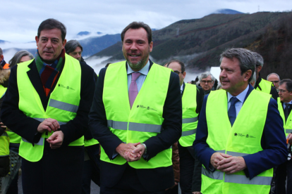 El ministro de Transportes y Movilidad Sostenible, Óscar Puente, supervisa el desarrollo de las obras del Viaducto O Castro en la autovía A-6. Estará acompañado de la consejera de Movilidad y Transformación Digital, María González Corral- César Sánchez/ ICAL