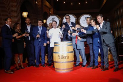 Inauguración del restaurante de Martín Bersategui en 'La bodega el hilo de Adriana'. J.M. Lostau