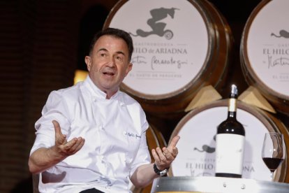 Inauguración del restaurante de Martín Bersategui en 'La bodega el hilo de Adriana'. J.M. Lostau