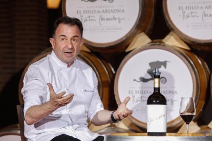 Inauguración del restaurante de Martín Bersategui en 'La bodega el hilo de Adriana'. J.M. Lostau