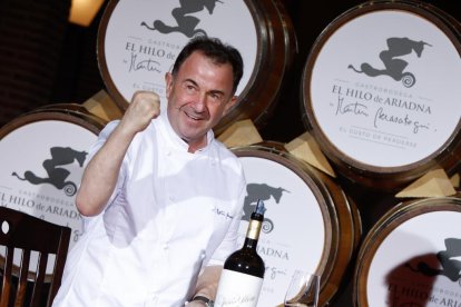 Inauguración del restaurante de Martín Bersategui en 'La bodega el hilo de Adriana'. J.M. Lostau